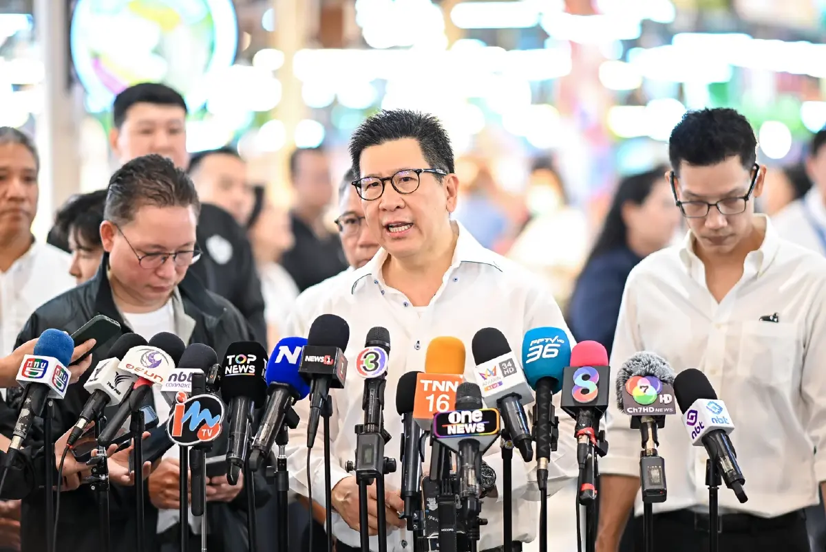 "เอกนิติ" ลุยตลาดธนบุรี ดีเดย์วันแรก "ไทยช่วยไทยพลัส" ยอด 3 ชม. ใช้จ่ายพุ่ง 170 ล้าน!
