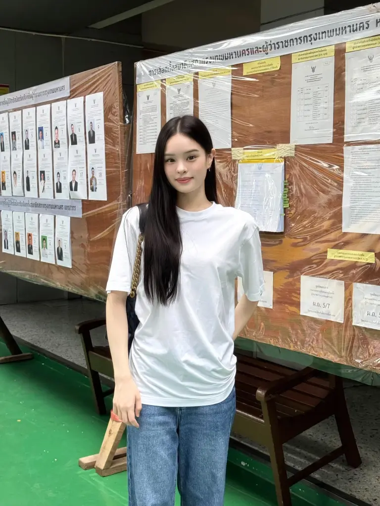 ใจสั่งมา! "เสก โลโซ" ควงภรรยาใช้สิทธิเขตบางเขน โพสต์กระตุ้นแฟนคลับ "ออกไปใช้เสียงกันครับ"