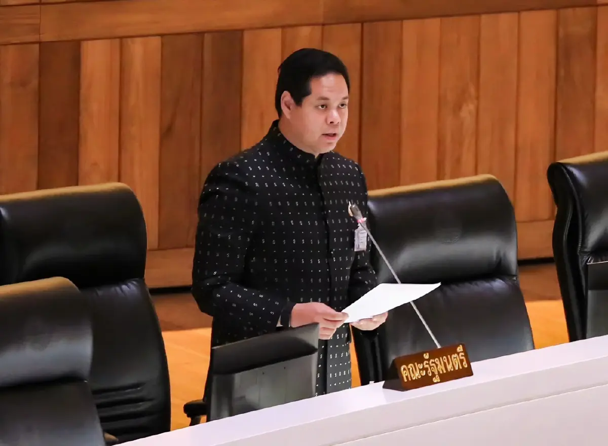 นายสรรเพชญ บุญญามณี รัฐมนตรีช่วยว่าการกระทรวงคมนาคม 