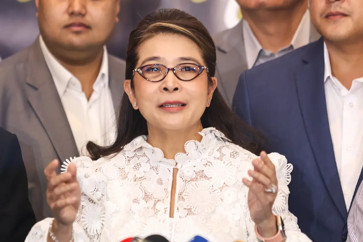 คุณหญิงสุดารัตน์ เกยุราพันธุ์ อดีตหัวหน้าพรรคไทยสร้างไทย