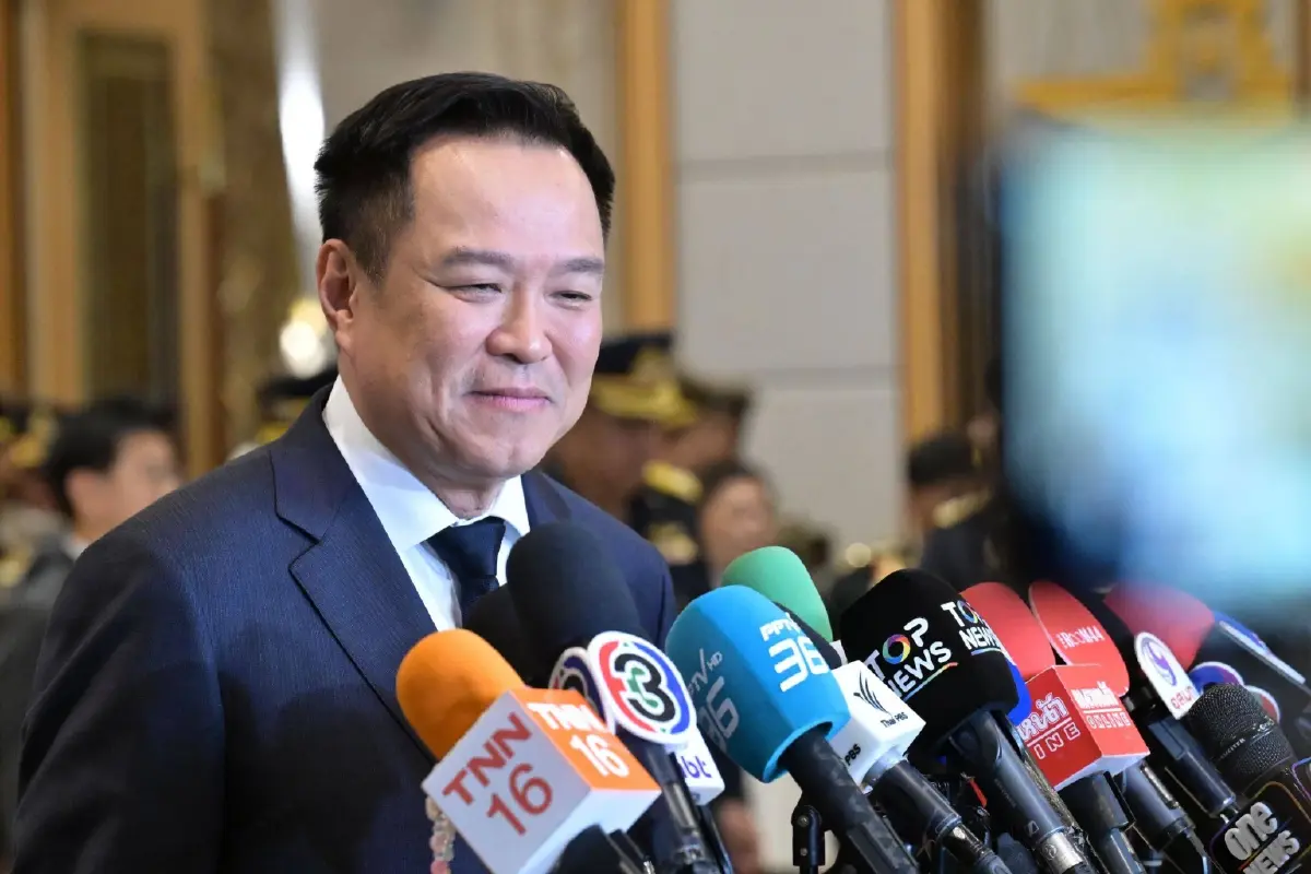นายอนุทิน ชาญวีรกูล นายกรัฐมนตรีและรัฐมนตรีว่าการกระทรวงมหาดไทย