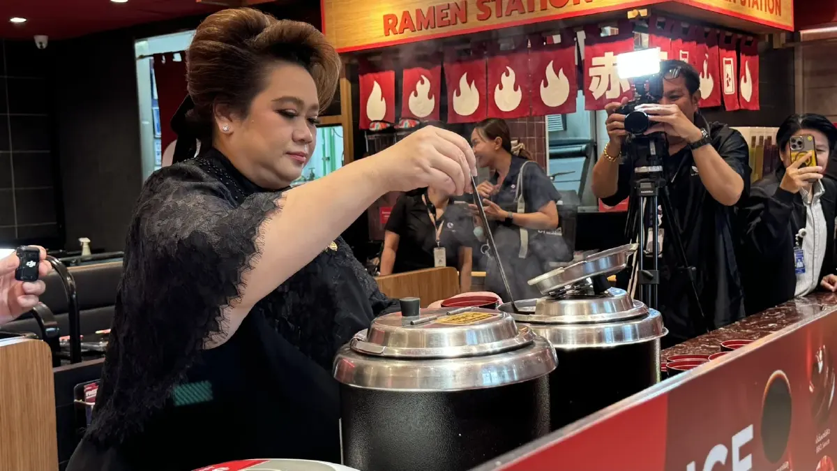 ศุภมาส อิศรภักดี รมว.สำนักนายกรัฐมนตรี นำทีมตรวจร้านบุฟเฟ่ต์ เช็กคุณภาพอาหารและบริการ
