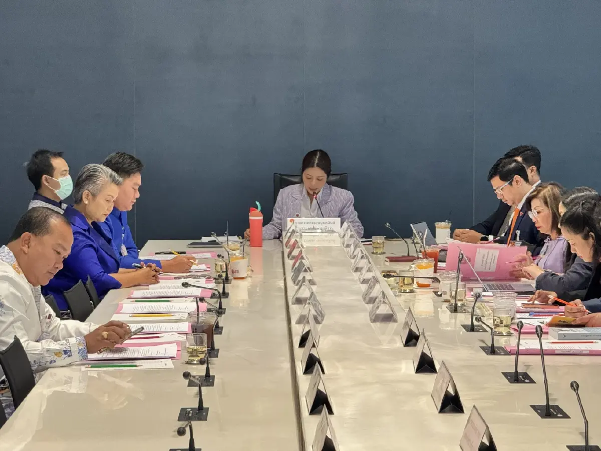กมธ.พัฒนาการเมืองฯ เรียกสอบไลน์หลุด “ช่วยน้ำเงินด้วย”
