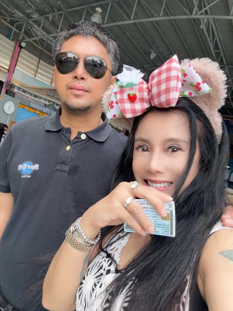 เสก โลโซ และ ภรรยา