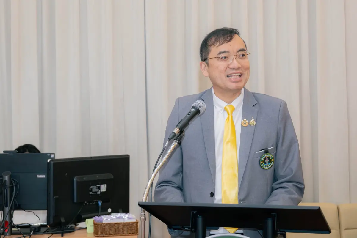ผศ.ดร.เชษฐา ทรัพย์เย็น นักวิเคราะห์และสังเกตการณ์การเมืองการเลือกตั้ง 