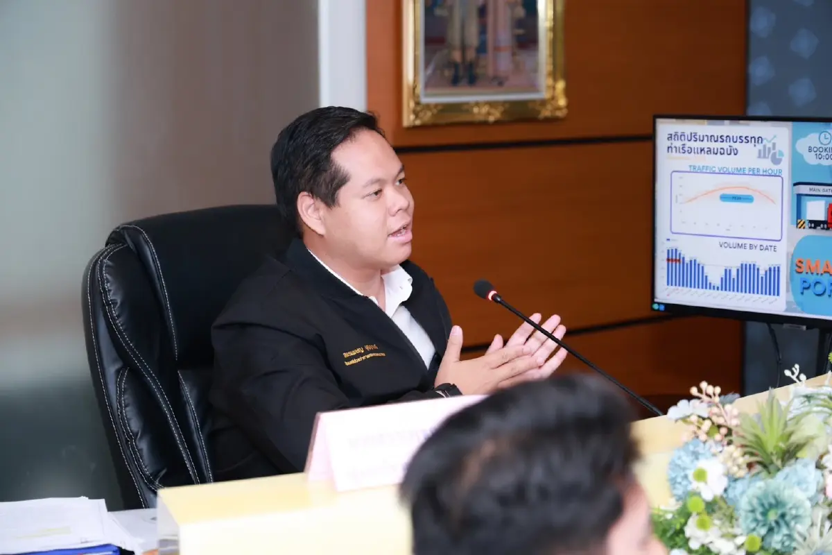 นายสรรเพชญ บุญญามณี รัฐมนตรีช่วยว่าการกระทรวงคมนาคม 