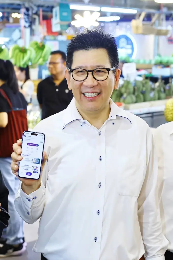 เอกนิติ นิติทัณฑ์ประภาศ รองนายกรัฐมนตรีและรัฐมนตรีว่าการกระทรวงการคลัง