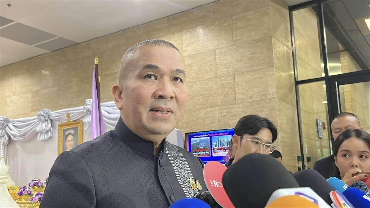  พล.ต.ท.รุทธพล เนาวรัตน์ รัฐมนตรีว่าการกระทรวงยุติธรรม