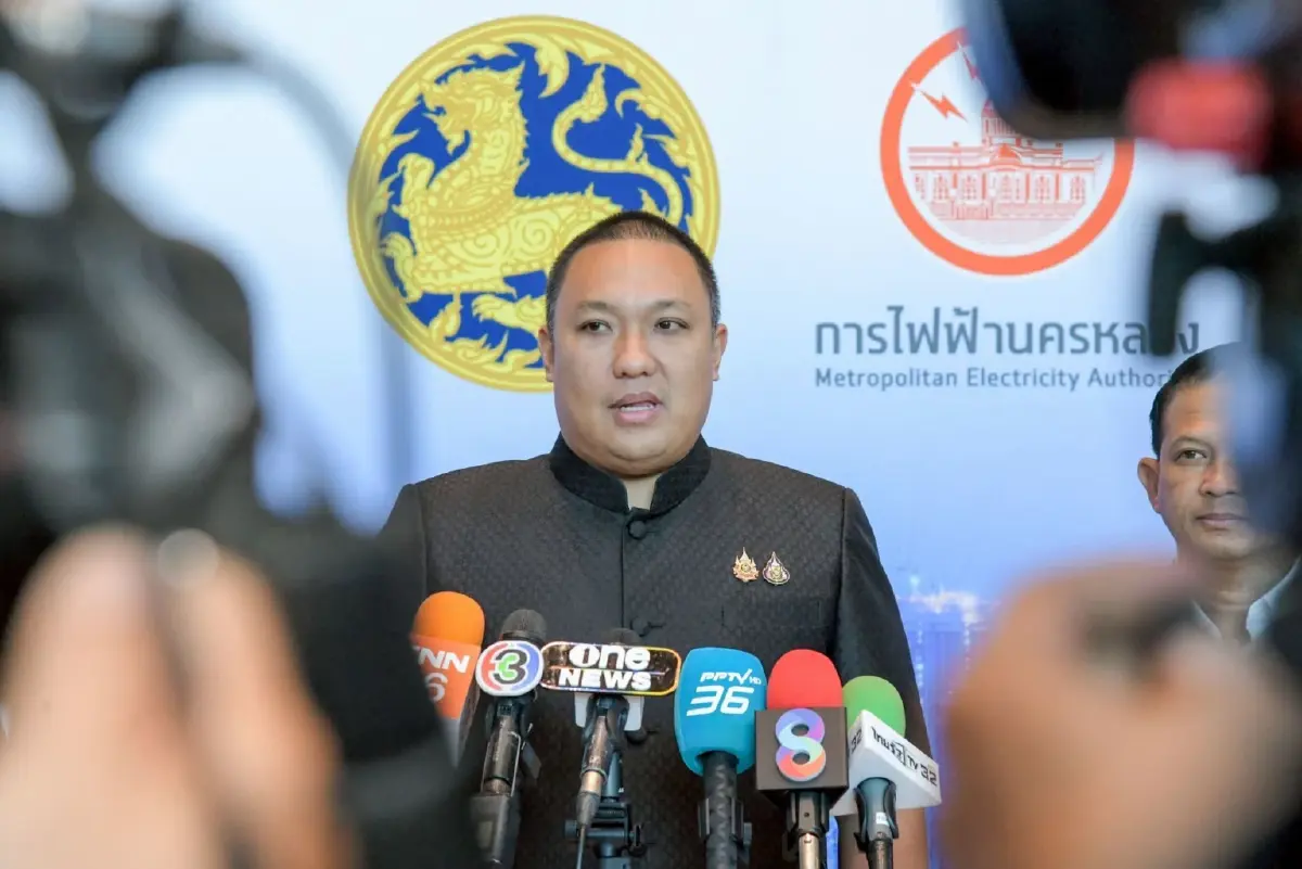 "พลพีร์" สั่งรื้อใหญ่ เตรียมถอด "ค่าไฟสาธารณะ" ออกจากบิลประชาชนหลังแบกมา 30 ปี