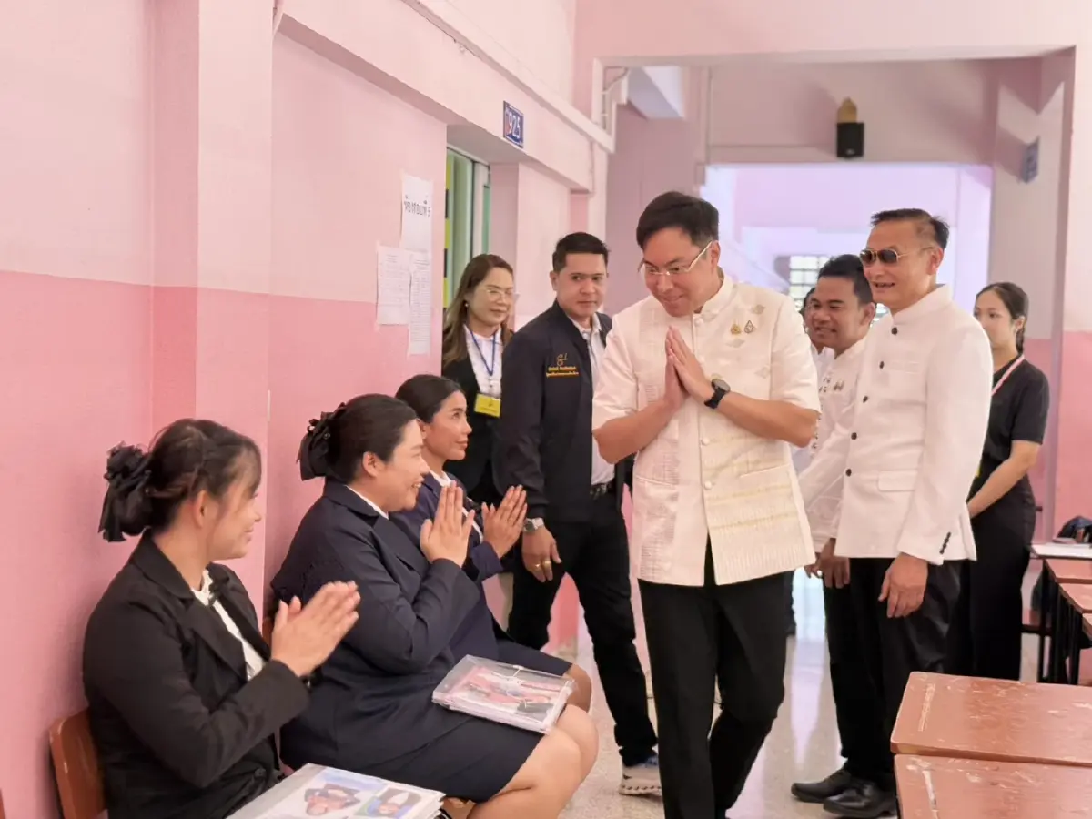 รมช.ศธ.ตรวจการสอบครูผู้ช่วยกาญจนบุรี - ย้ำต้องโปร่งใสเป็นธรรม