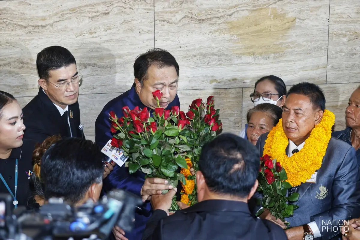 นายสุชาติ ชมกลิ่น รัฐมนตรีว่าการกระทรวงทรัพยากรธรรมชาติและสิ่งแวดล้อม