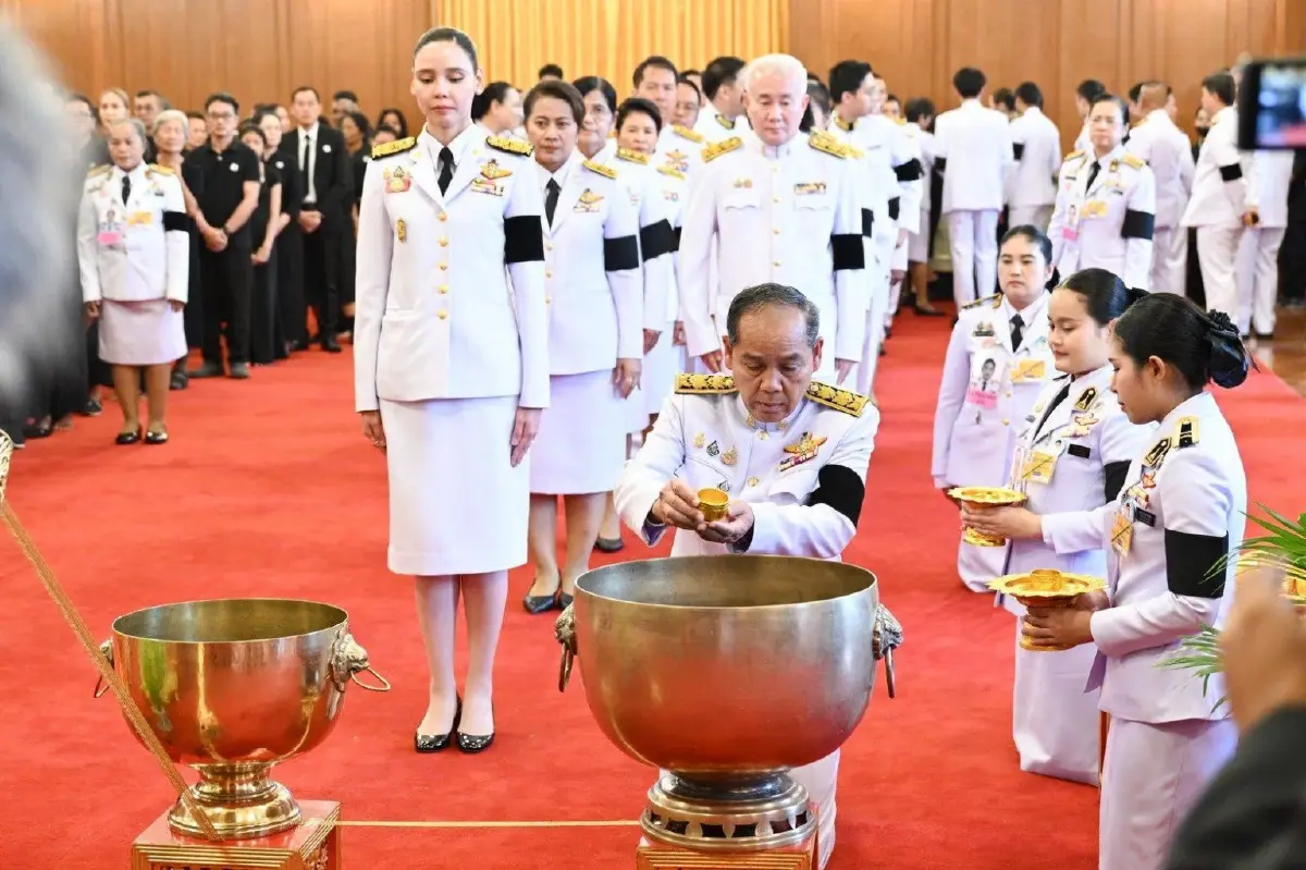 รมว.วัฒนธรรม นำคณะถวายน้ำสรงพระศพ เจ้าฟ้าพัชรกิติยาภา ณ ศาลาสหทัยสมาคม 