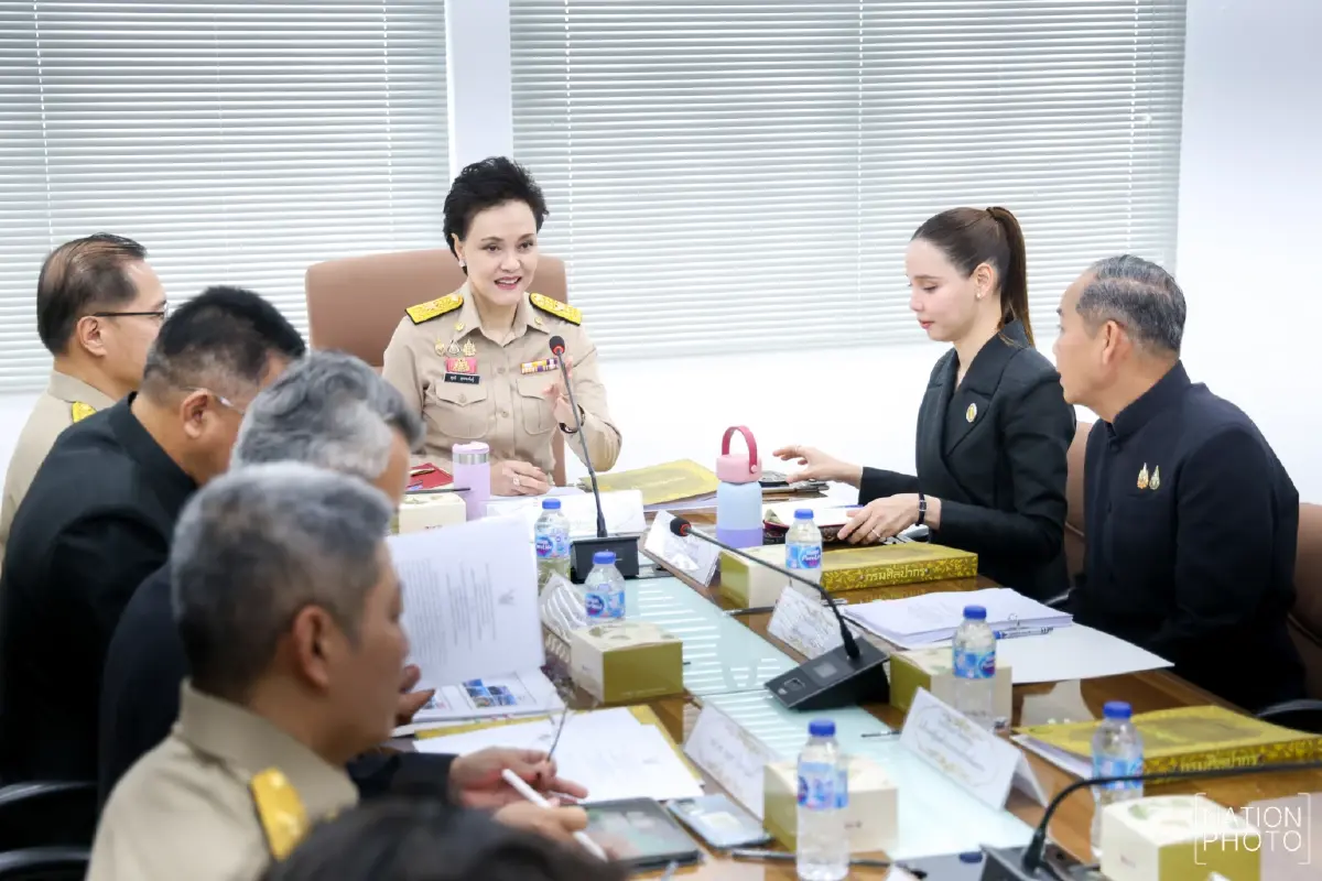 "ศุภจี-ซาบีดา" ตรวจความคืบหน้าการจัดสร้างพระเมรุมาศฯ ราชรถ ราชยาน