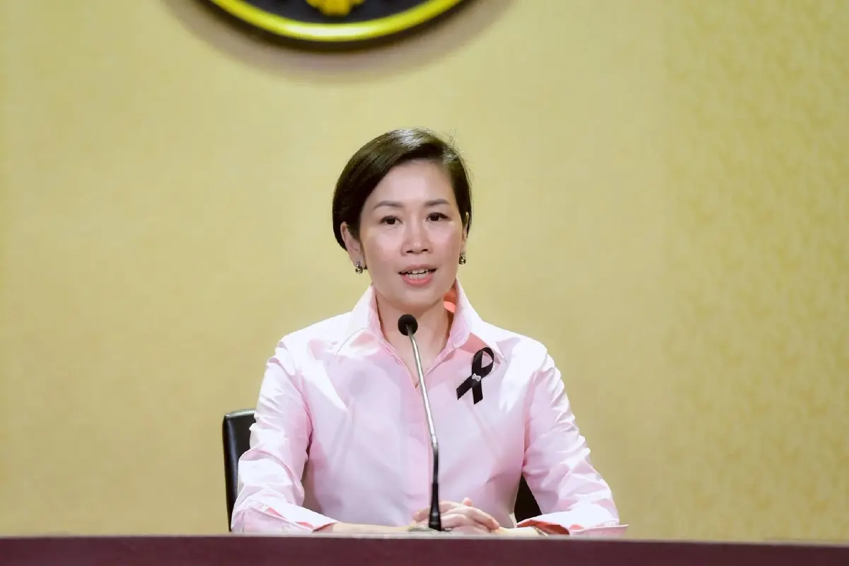 น.ส.รัชดา ธนาดิเรก โฆษกประจำสำนักนายกรัฐมนตรี 