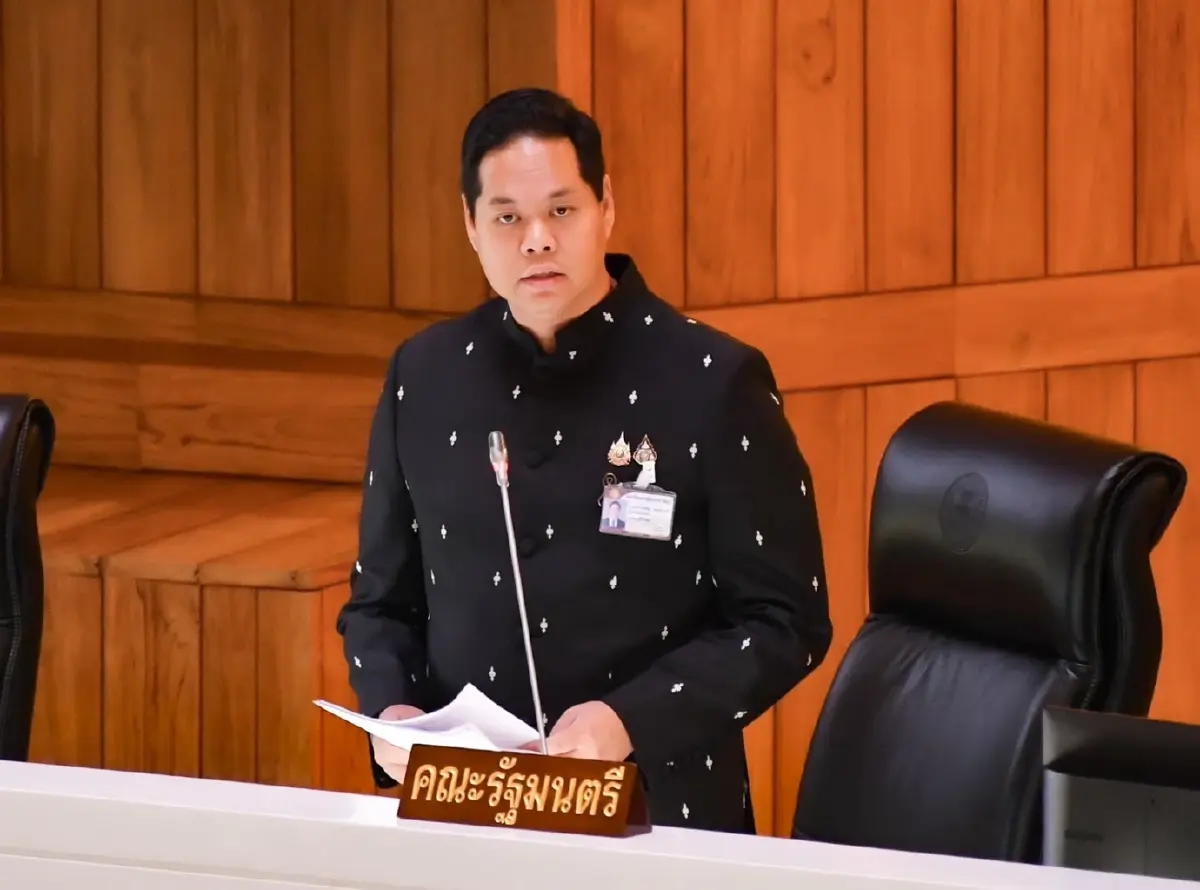 นายสรรเพชญ บุญญามณี รัฐมนตรีช่วยว่าการกระทรวงคมนาคม