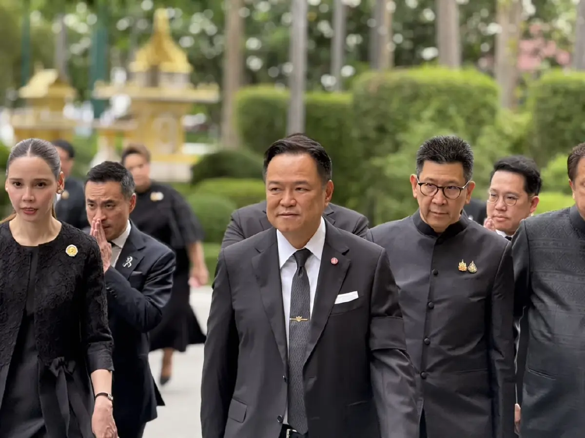 นายกฯ เรียกประชุม ครม.นัดพิเศษ - ทำเนียบฯ ลดธงถวายความอาลัย