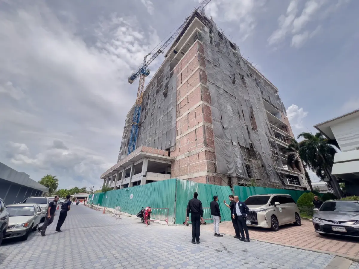 นายสรรเพชญ บุญญามณี รมช.คมนาคม ลงพื้นที่ โรงพยาบาลสงขลา