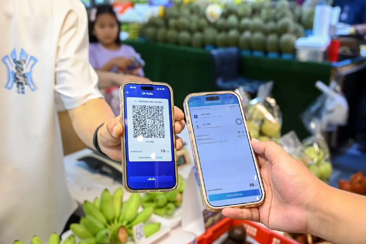 "เอกนิติ" ลุยตลาดธนบุรี ดีเดย์วันแรก "ไทยช่วยไทยพลัส" ยอด 3 ชม. ใช้จ่ายพุ่ง 170 ล้าน!