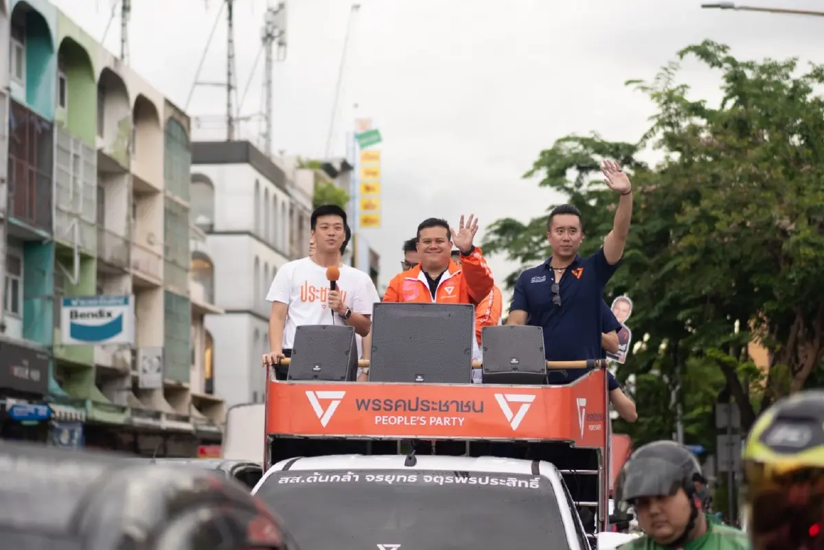 ส่องสมรภูมิเลือกตั้ง ส.ก. "ท๊อป ภัทรศักดิ์" ค่ายส้มชูยุทธศาสตร์ "ไร้รอยต่อ" ท้าชนบ้านใหญ่