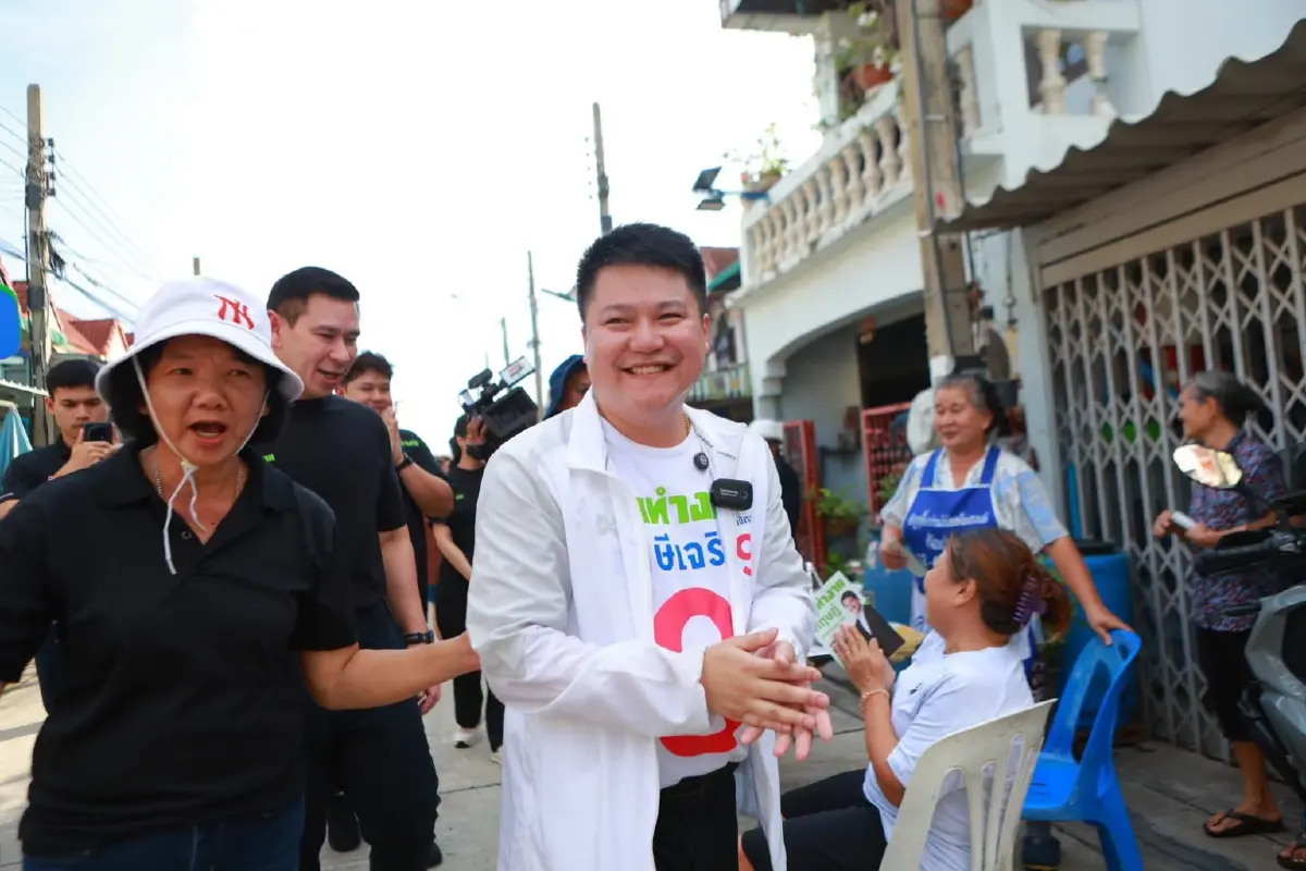 "ผู้สมัคร ส.ก.ภาษีเจริญ" กลุ่มคนทำงานหาเสียงโค้งสุดท้าย