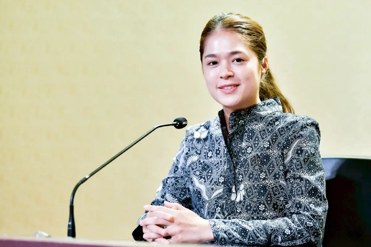 นางสาวพลอยทะเล ลักษมีแสงจันทร์ รองโฆษกประจำสำนักนายกรัฐมนตรี 