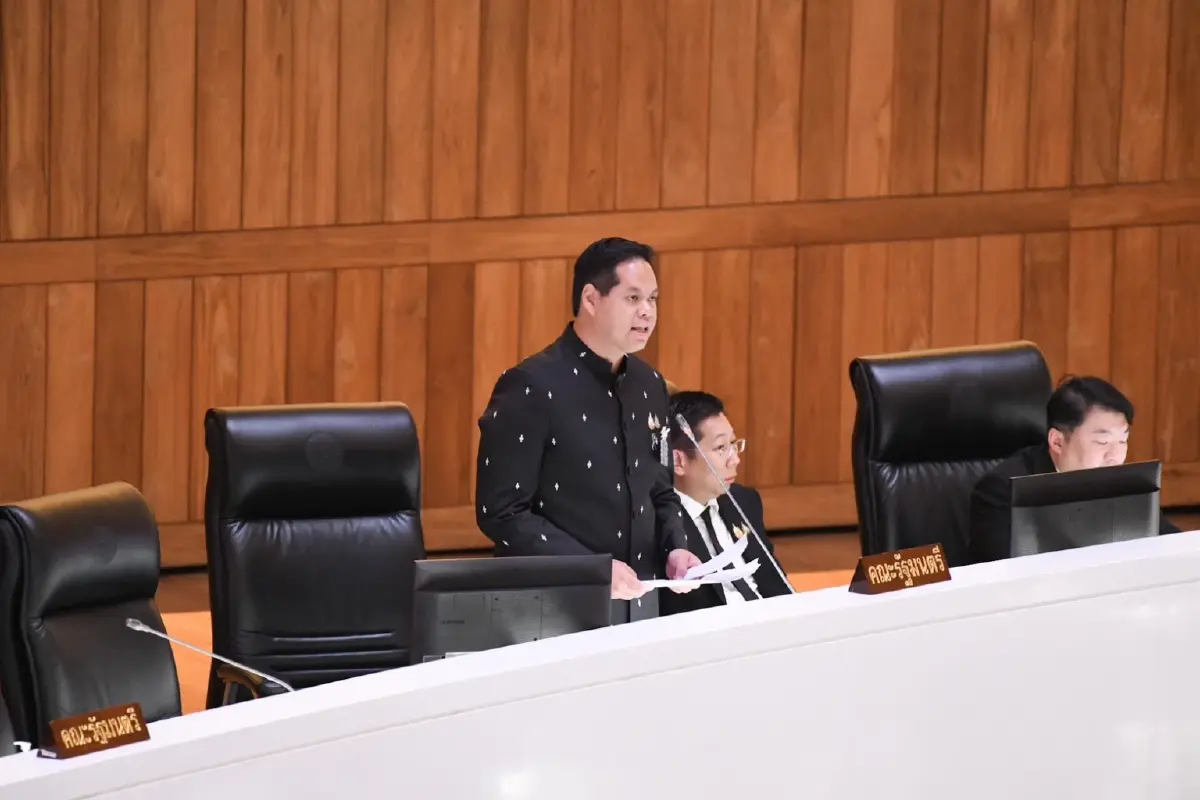 นายสรรเพชญ บุญญามณี รัฐมนตรีช่วยว่าการกระทรวงคมนาคม