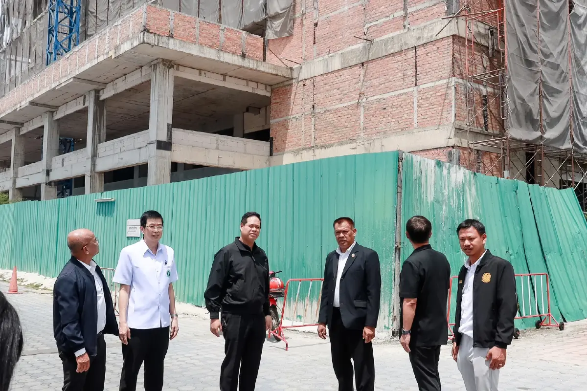 นายสรรเพชญ บุญญามณี รมช.คมนาคม ลงพื้นที่ โรงพยาบาลสงขลา