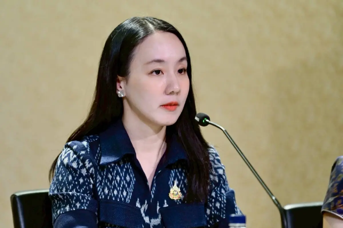 นางสาวลลิดา เพริศวิวัฒนา รองโฆษกประจำสำนักนายกรัฐมนตรี