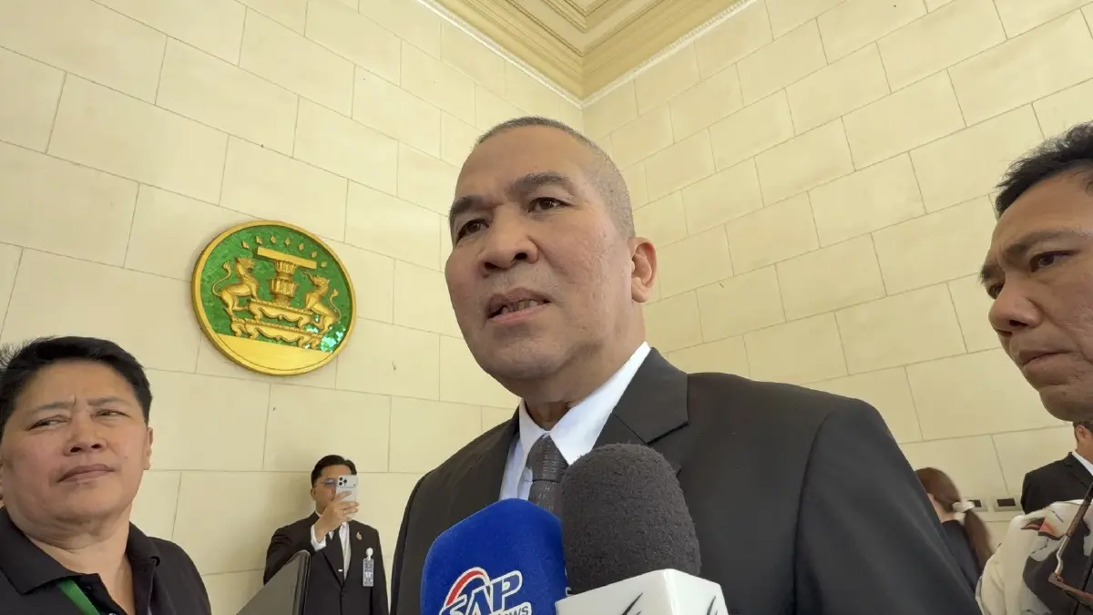 พล.ต.ท.รุทธพล เนาวรัตน์ รัฐมนตรีว่าการกระทรวงยุติธรรม