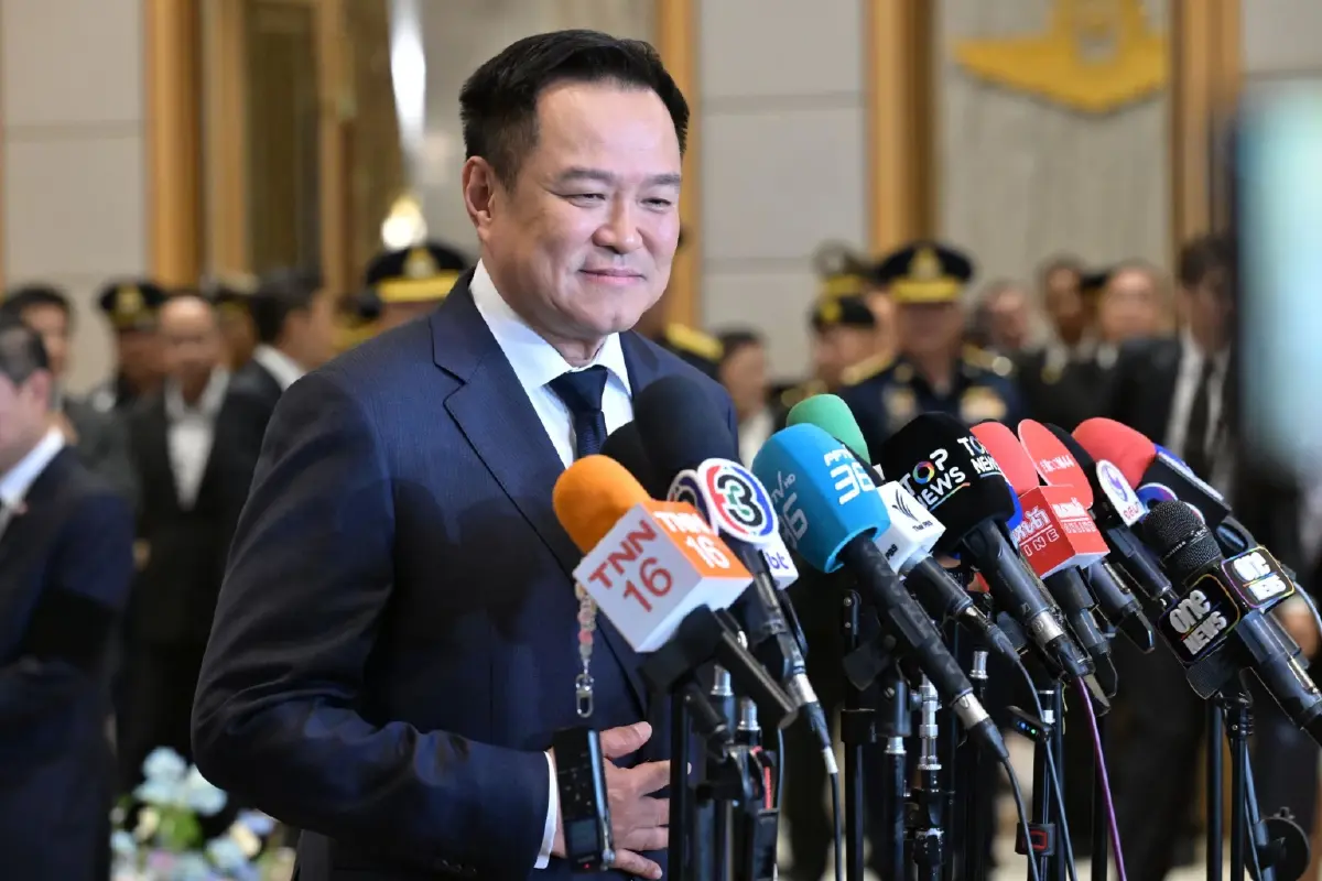 ภูมิใจไทย 2 มิติ - ข้างในปริ หรือข้างนอกทุบ!อาการออกชัด ขันน็อต "รมต." และ "กมธ.สีน้ำเงิน"