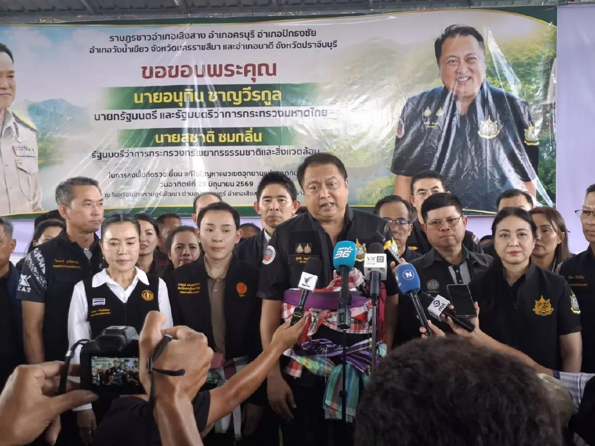 นายสุชาติ ชมกลิ่น รมว.ทส.