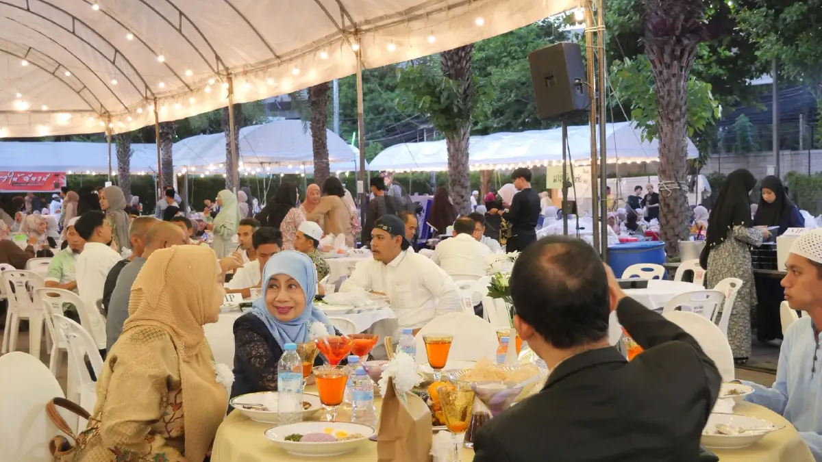 “วันนอร์-ทวี” ร่วมเปิดงานมหกรรมวัฒนธรรมพื้นบ้านมลายู ระดมทุนช่วยเด็กกำพร้าและเด็กด้อยโอกาสบ้านนูซันตารา