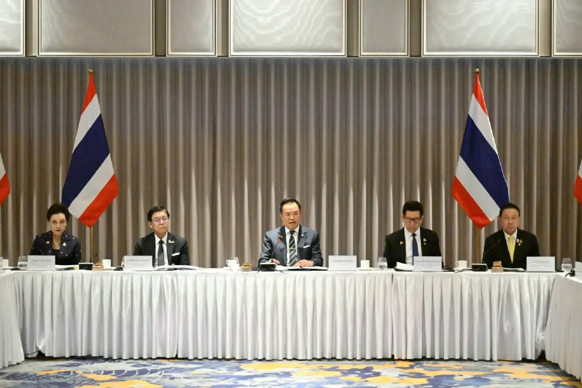 "อนุทิน" นำทัพ "ไทยแลนด์" บุกกรุงฮานอย ถกเอกชนไทยในเวียดนาม ดันธุรกิจไทยโตในอาเซียน