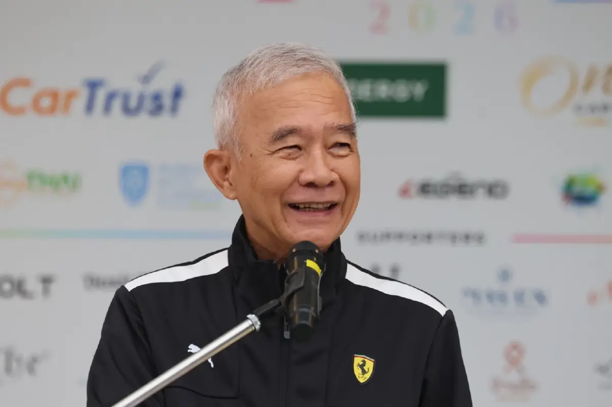 นายสุวัจน์ ลิปตพัลลภ อดีตรองนายกรัฐมนตรี 