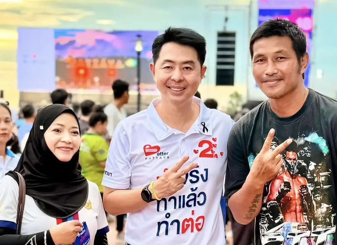 ปรเมศวร์ งามพิเชษฐ์ อดีตนายกเมืองพัทยา ก่อนขึ้นเวทีปราศรัยใหญ่