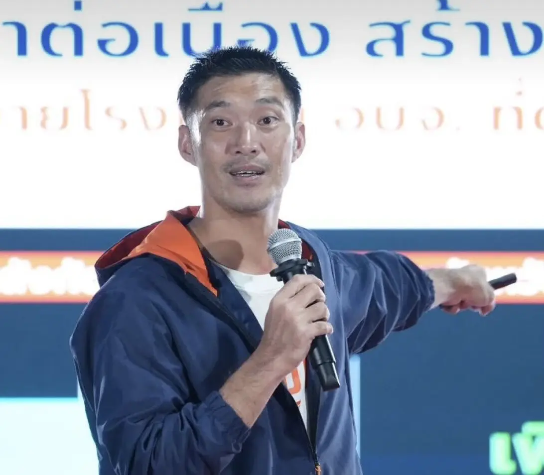 ธนาธร มาแล้ว ลุยสนาม ส.ก. ตั้งเป้าแชมป์