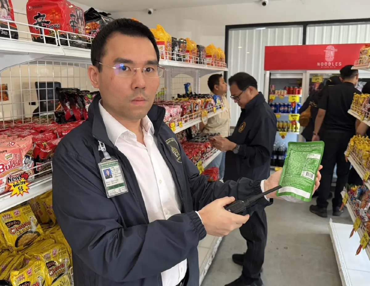 บุกทลายคาเฟ่บะหมี่ดังโคราช ใช้ของเถื่อนไร้ อย. ใกล้หมดอายุ