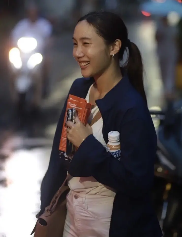 พลอย สาวส้มฟอร์มสด เจนใหม่ตระกูลเตลาน 