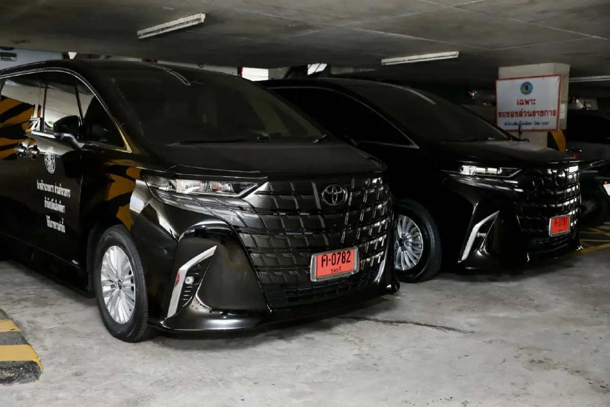รถตู้หรูที่เมืองพัทยาจัดซื้อ 2 คันจนเกิดดรามา