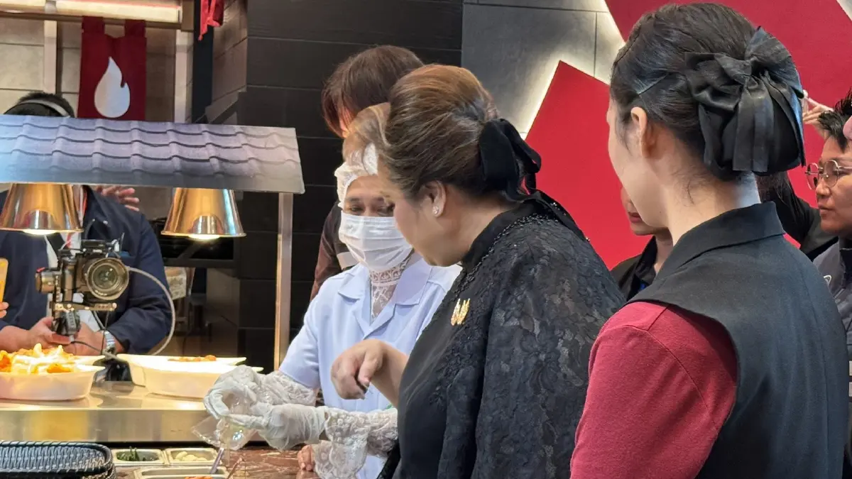 ศุภมาส อิศรภักดี รมว.สำนักนายกรัฐมนตรี นำทีมตรวจร้านบุฟเฟ่ต์ เช็กคุณภาพอาหารและบริการ