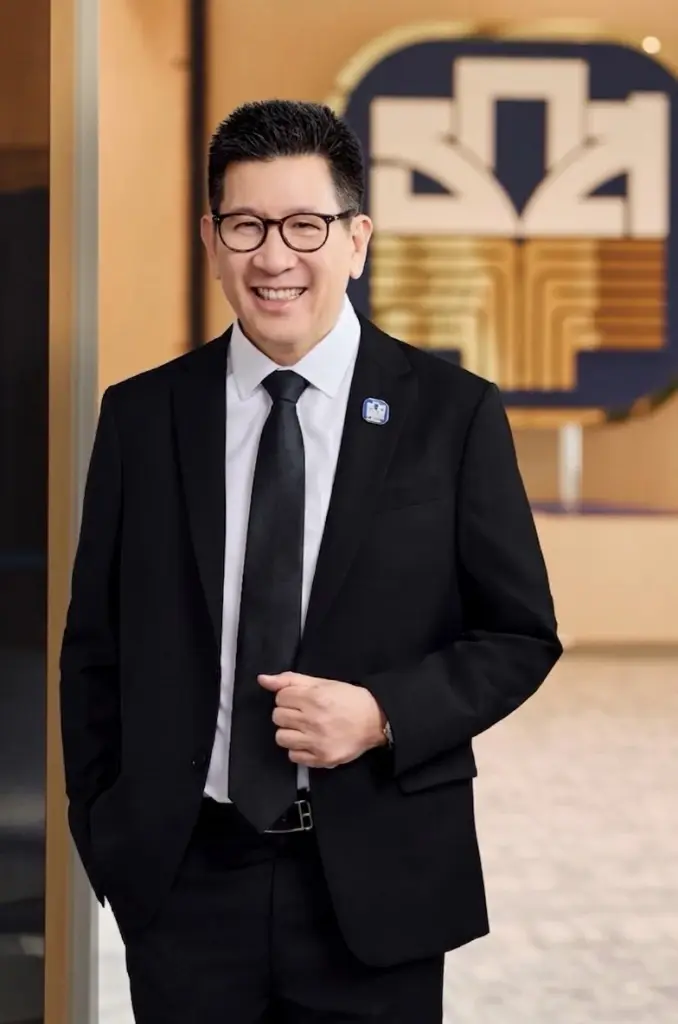 เอกนิติ นิติทัณฑ์ประภาศ รองนายกรัฐมนตรีและรัฐมนตรีว่าการกระทรวงการคลัง