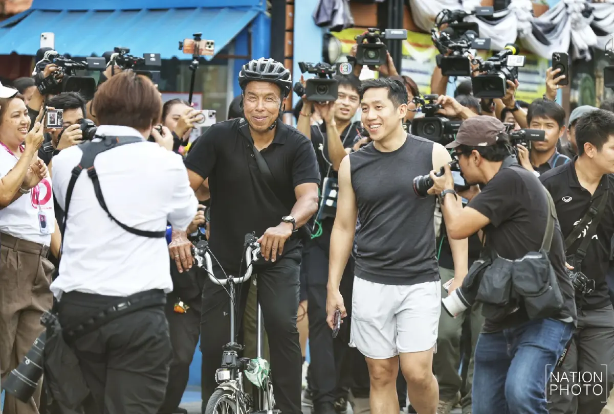 "ชัชชาติ" ปั่นจักรยานมาใช้สิทธิแต่เช้า! หลังเปิดหีบเลือกตั้ง "ผู้ว่าฯ กทม.-ส.ก." ชวนคนกรุงออกมาใช้สิทธิเลือกตั้งให้ถึง 80% (มีคลิป)