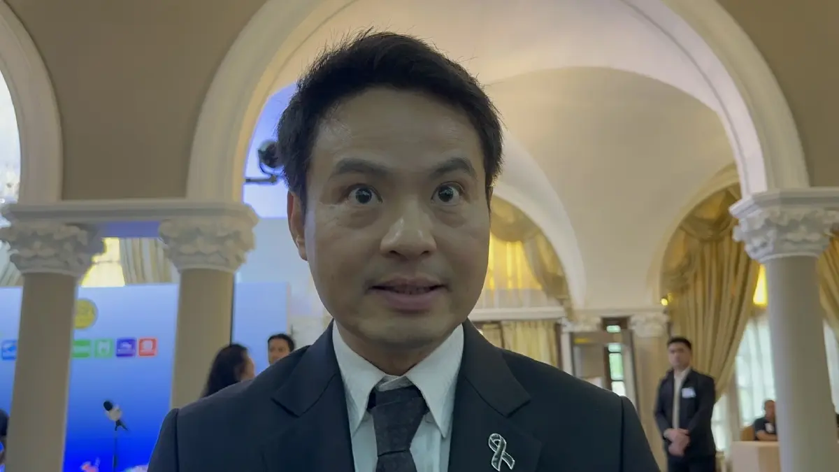 นายภราดร ปริศนานันทกุล รัฐมนตรีประจำสำนักนายกรัฐมนตรี 