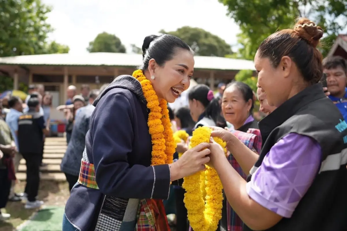 รมต.สำนักนายกฯ ปูพรมส่งทีมช่วยประชาชนยืนยันสิทธิบัตรสวัสดิการ