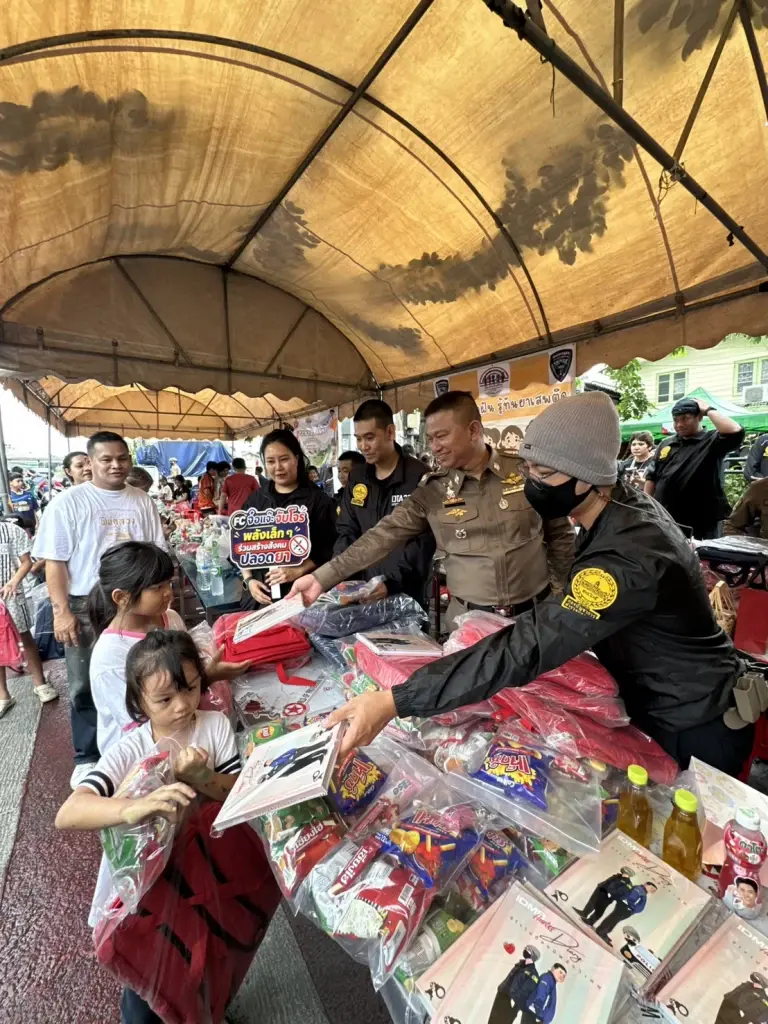 ลงพื้นที่ชุมชนเพชรพระราม สานต่อแนวพระราชดำริพัฒนาคลองแสนแสบ ยกระดับคุณภาพชีวิตสร้างชุมชนยั่งยืนปลอดยาเสพติด