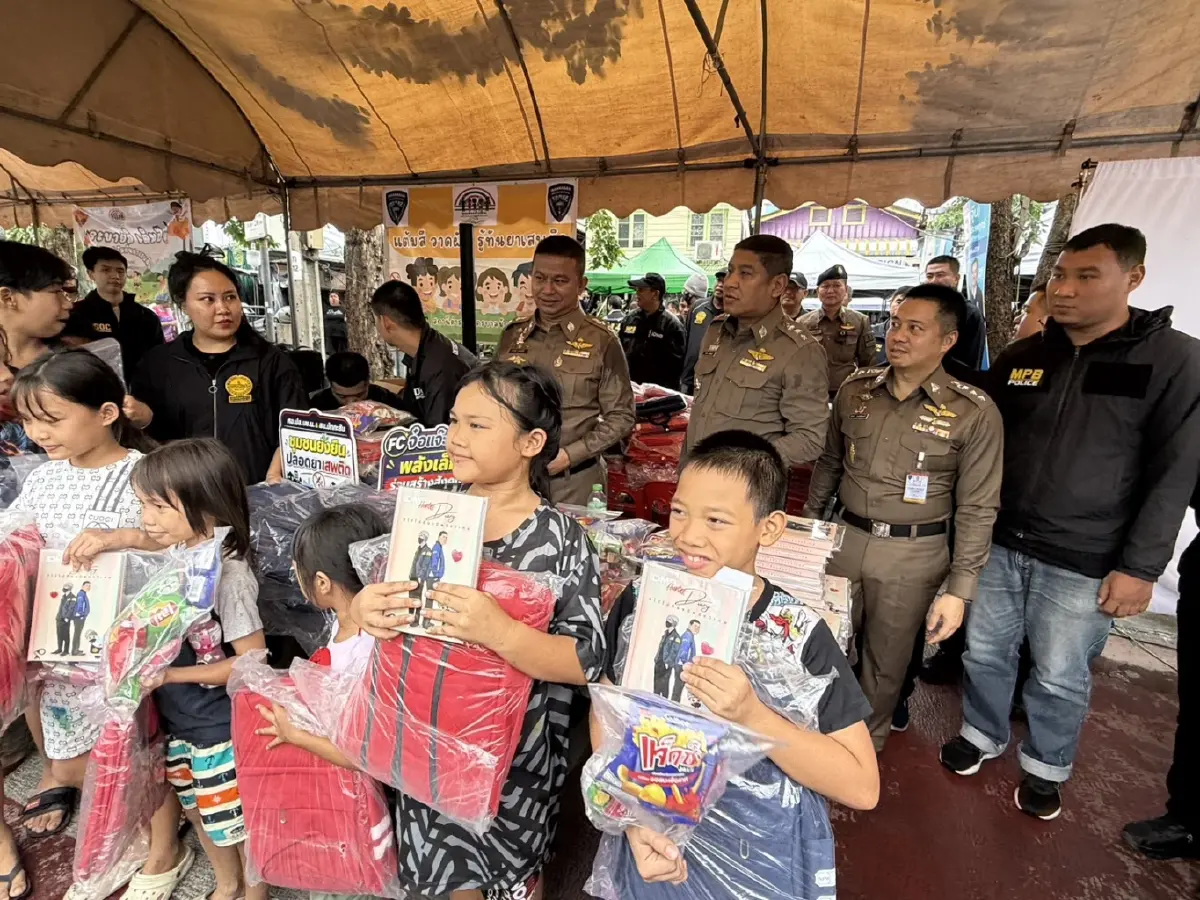 ลงพื้นที่ชุมชนเพชรพระราม สานต่อแนวพระราชดำริพัฒนาคลองแสนแสบ ยกระดับคุณภาพชีวิตสร้างชุมชนยั่งยืนปลอดยาเสพติด