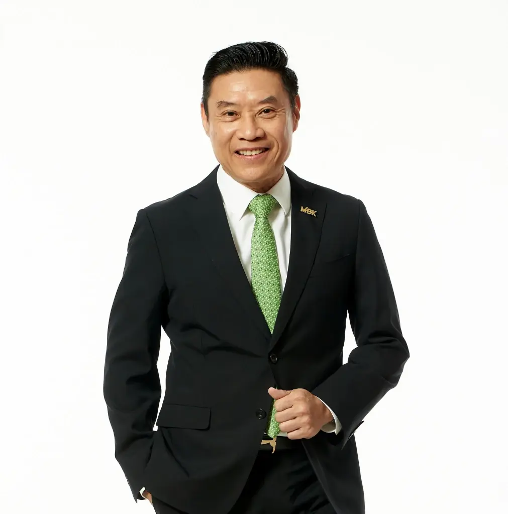 นายเกษมสุข จงมั่นคง ประธานเจ้าหน้าที่บริหารธุรกิจกอล์ฟ บริษัท เอ็ม บี เค จำกัด (มหาชน) 
