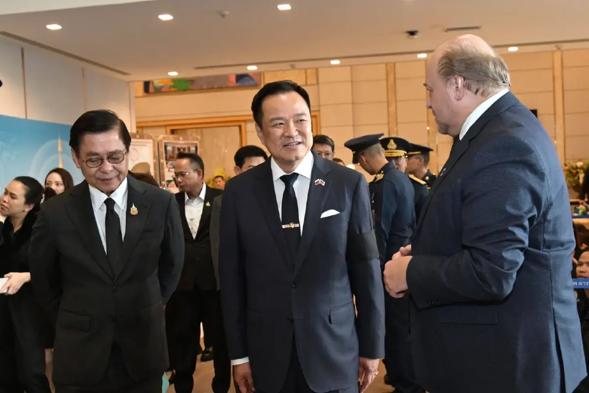 “อนุทิน” รับเจอ “ฮุน มาเนต” ที่รัสเซีย คุยกันนิดหน่อย ย้ำจุดยืนเดินหน้า UNCLOS