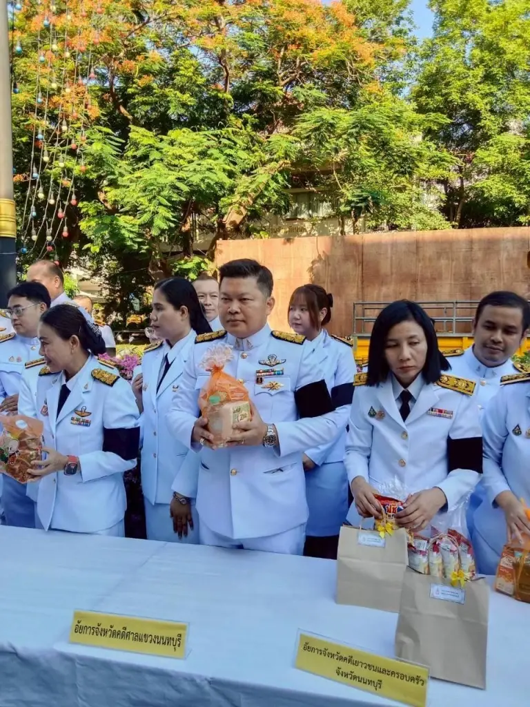 อัยการจังหวัดเเขวงนน นำคณะร่วมกิจกรรมเฉลิมพระเกียรติถวายพระพร