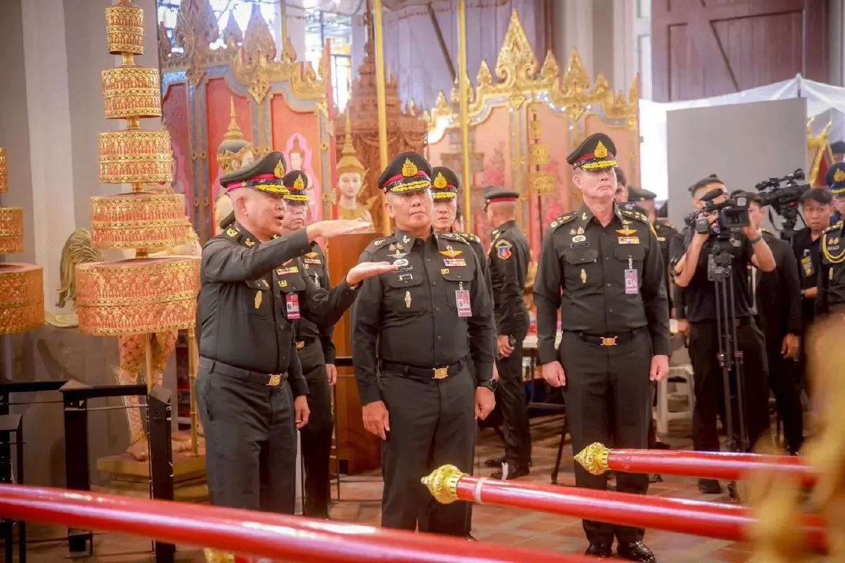 "ผบ.ทบ." ตรวจความพร้อมบูรณะ "พระมหาพิชัยราชรถ" คืบหน้าเกือบ 100% แล้ว